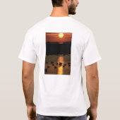 黒水熱の国民の野生生物の保護区の日の出 Tシャツ (裏面)