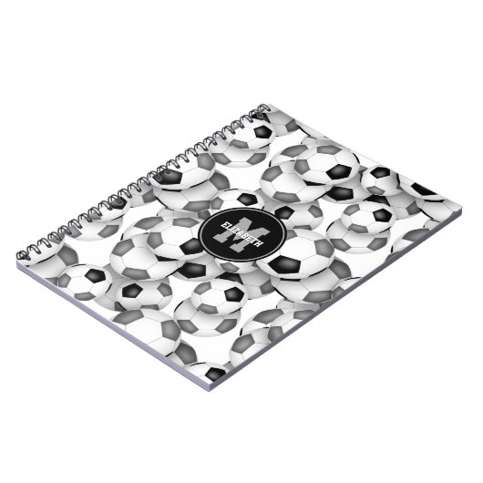 黒灰色のサッカーボール柄の子供スポーツ ノートブック (左側)