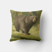 黒熊が木の幹を踏む クッション (裏面)