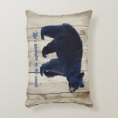 黒熊と素朴木絵を描材 アクセントクッション (正面(垂直))