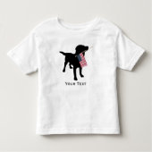 黒犬が米国国旗を掲げ、7月4日 トドラーTシャツ (正面)