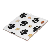 黒犬と丹犬の犬の足は白く印刷