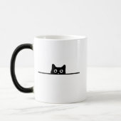 黒猫がこっそり覗いている 猫好きへのギフト モーフィングマグカップ (左)