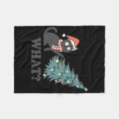 黒猫がクリスマスツリーを押している 何のXmas+Lights フリースブランケット (正面(横))