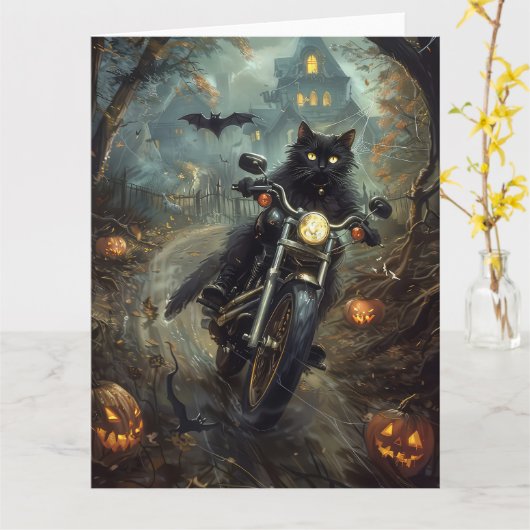 黒猫がバイクに乗ってハロウィーンを怖がらせる カード (黄色い花)