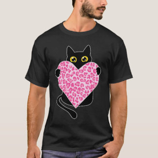 黒猫がヒョウ柄のピンクのハートのバレンタインデーを抱えるd tシャツ