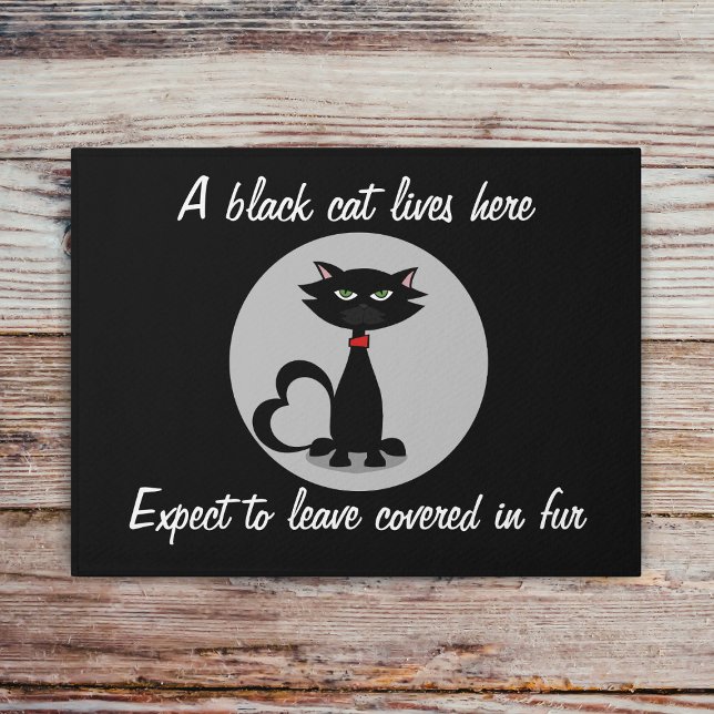 黒猫がペットの姿でおもしろい暮らす ドアマット (A black cat lives here - expect to leave covered in fur doormat just for you)