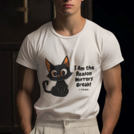 黒猫が微笑んで鏡を割っている Tシャツ