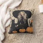 黒猫が登場する可愛いヴィンテージハロウィーンの魔女 クッション (ブランケット)