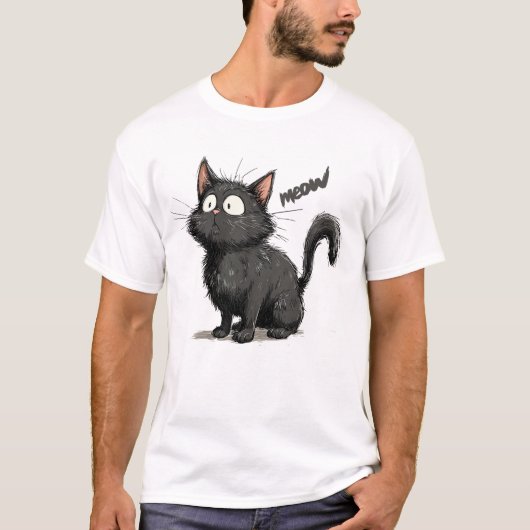 黒猫が突然何かを見つけ、猫の目 Tシャツ (正面)