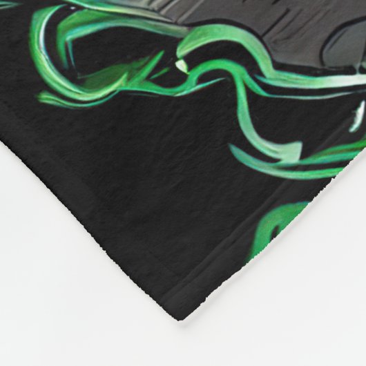 黒猫が自転車を運転する聖パトリックの日 フリースブランケット (角)