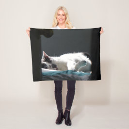 黒猫が邪魔をしない フリースブランケット