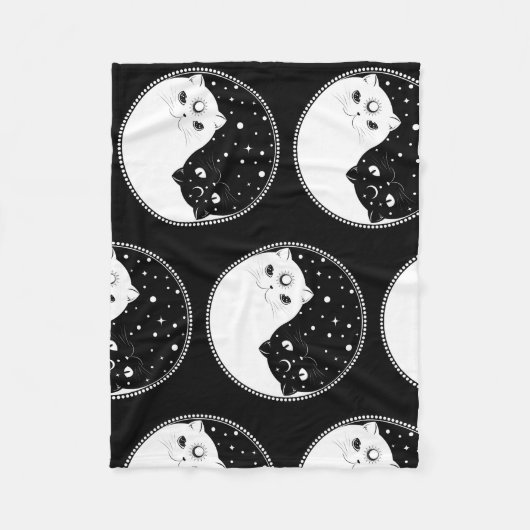 黒猫と白猫の漫画、陰陽印 フリースブランケット (正面)
