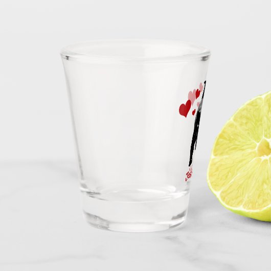 黒猫と赤いハートパーソナライズされた名 ショットグラス (左)