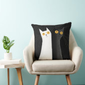 黒猫と黒の上の白猫 クッション (椅子)