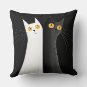 黒猫と黒の上の白猫 クッション (裏面)