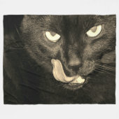 黒猫なめ フリースブランケット (正面(横))