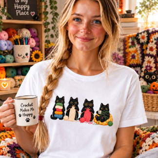 黒猫のかぎ針編みをする人Tシャツ、猫好きの編み物愛好家 トライブレンドTシャツ