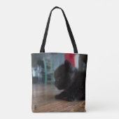 黒猫のクローズアップ トートバッグ (裏面)