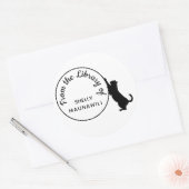 黒猫の爪研ぎ蔵書票図書館から ラウンドシール (封筒)