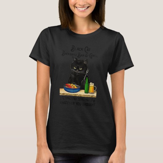 黒猫の裏庭バーガールが誇りを持ってサービス Tシャツ (正面)