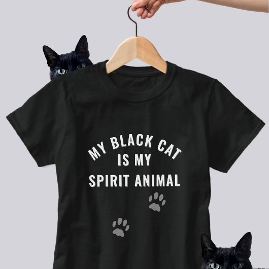 黒猫は私のスピリットアニマルおもしろいスローガン Tシャツ