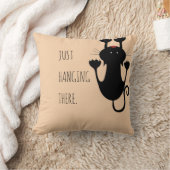 黒猫ぶら下がった漫画のおもしろい文字 クッション (ブランケット)