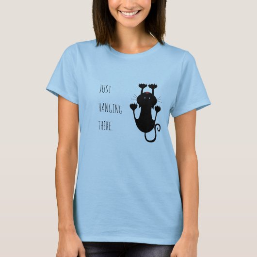 黒猫ぶら下がった漫画のおもしろい文字 Tシャツ (正面)