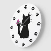 黒猫シルエットピンクバタフライ ラージ壁時計 (傾斜)