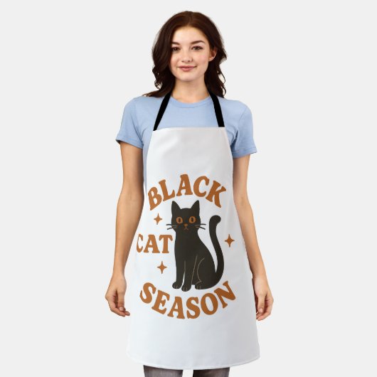黒猫シーズン エプロン (着用した状態)