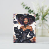 黒猫ハロウィーンを持つアフリカ系アメリカ人の魔女 ポストカード (スタンド正面)