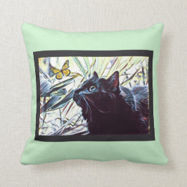 黒猫及び蝶(真新しい背景で) クッション