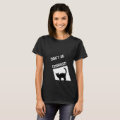 黒猫引用文は黒人女性のTシャツを曲げた Tシャツ (正面フル)