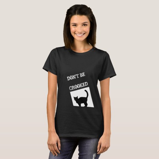 黒猫引用文は黒人女性のTシャツを曲げた Tシャツ (正面フル)