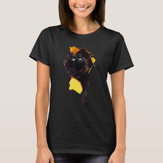 黒猫破れた布 黒猫黄色の目 かわいい Tシャツ (正面)