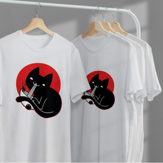 黒猫食べラーメン Tシャツ