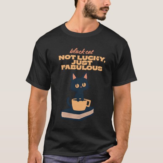 黒猫 – ラッキーではなく、素敵なティー Tシャツ (正面)