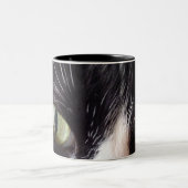 黒猫、白いひげ、緑の瞳 ツートーンマグカップ (中央)