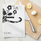 黒猫（花とポルトガル語の表現） キッチンタオル (四つ折り)