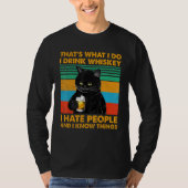 黒猫P嫌いのウイスキー飲むもの Tシャツ (正面)