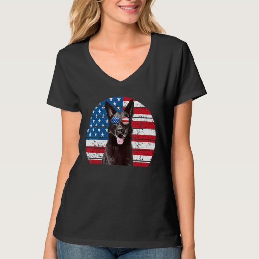 黒番ドイツ羊飼いアメリカ国旗7月4日Gsd D Tシャツ (正面)