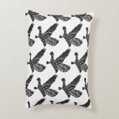 黒白のラベ飛んでいるン・リノ・カット アクセントクッション (裏面(縦))