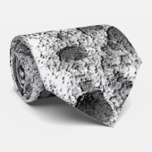 黒白の丸い枕を持つサンゴ ネクタイ (ロール)