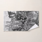 黒白の冬の不思議の国と鹿 ハンドタオル (ハンドタオル)