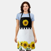 黒白エプロンのひまわり エプロン (着用した状態)