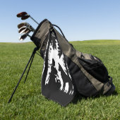 黒白シルエット 赤ずきんちゃんが森でオオカミと会話しながら花を持っている ゴルフタオル (グリーン)