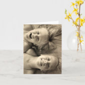 黒白2人の笑う女の子 カード (黄色い花)