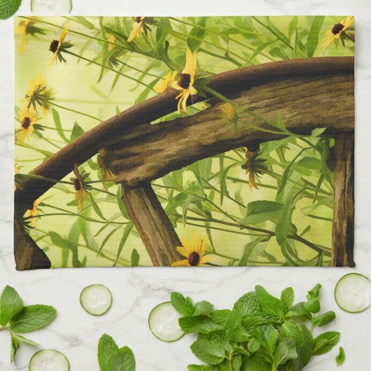 黒目のスーザンおよび荷馬車の車輪の写真 キッチンタオル (折り畳み)