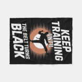 黒空手保テコがベルトに変わるまでの練習 フリースブランケット (正面(横))