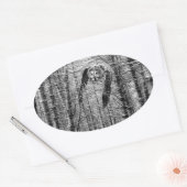 黒素晴らしと白のシールの灰色フクロウ 楕円形シール (封筒)